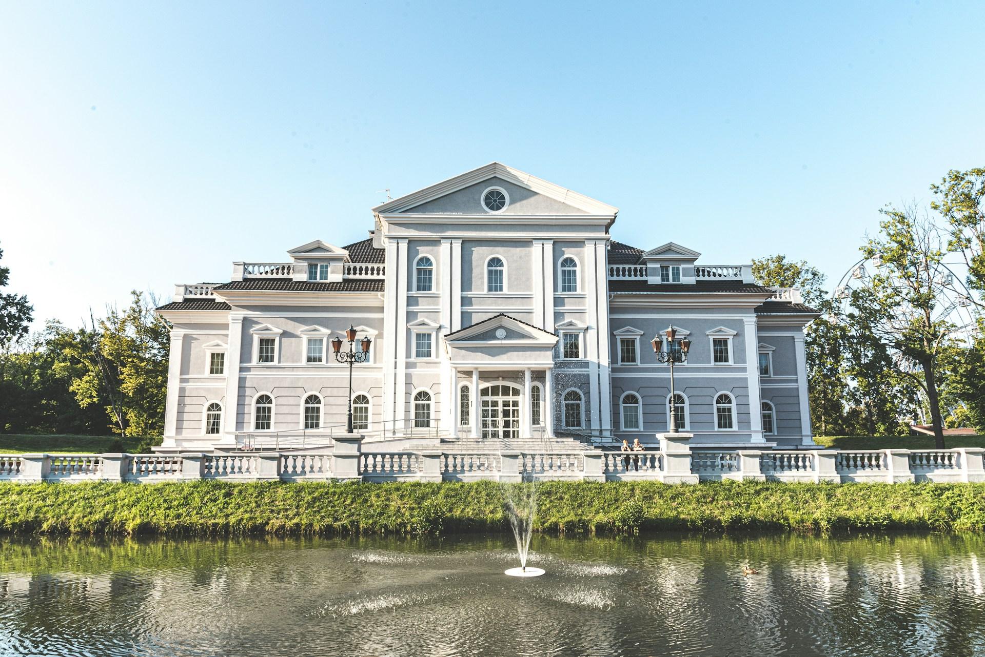Cutin St. Mansion