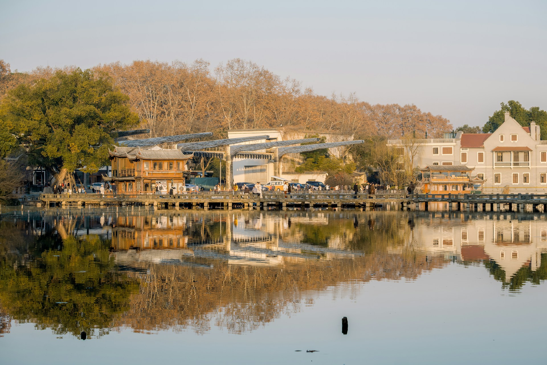 LakesideHouse