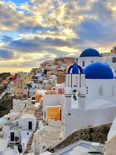 Santorini: Discover Greece’s Stunning Island Paradise