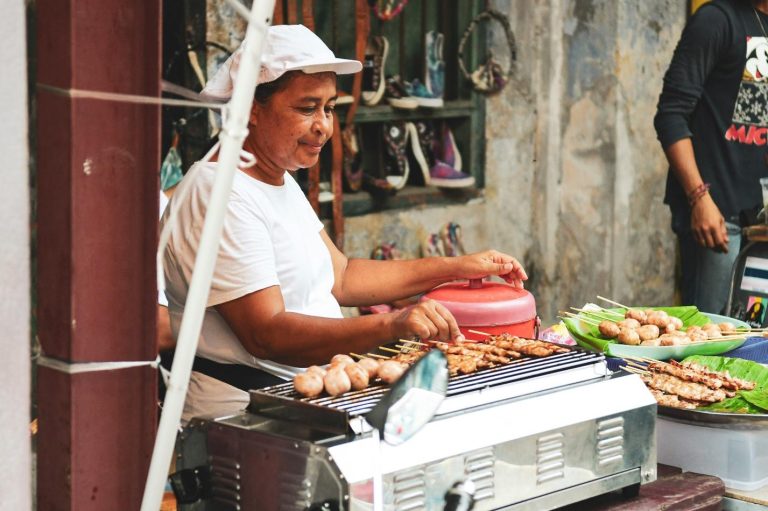 Exploring Local Street Food Like a Traveler, Not a Tourist